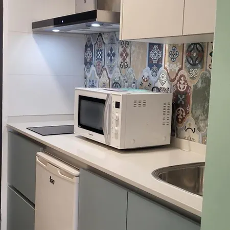 Cozy Studio, Wifi Free Pool View Vakantiehuis *