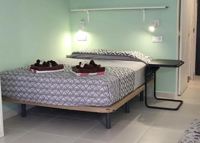 Cozy Studio, Wifi Free Pool View 펜션 *