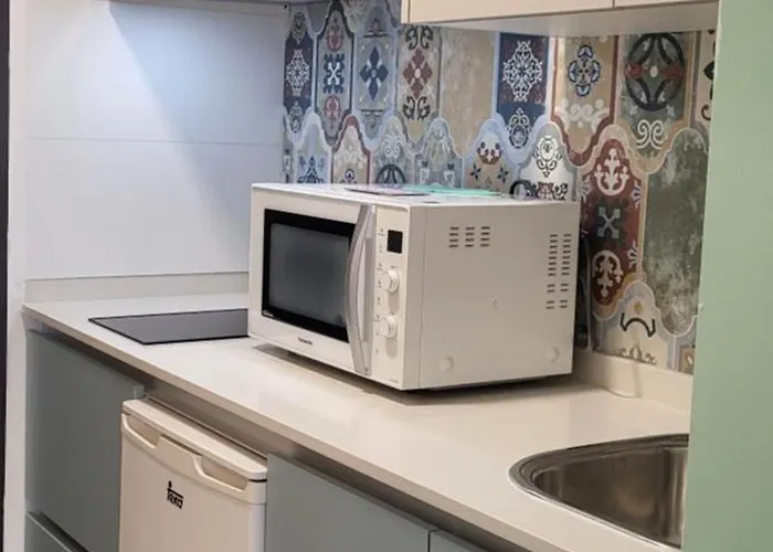 Cozy Studio, Wifi Free Pool View 펜션 *