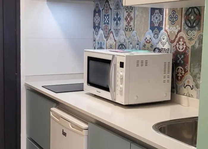 Cozy Studio, Wifi Free Pool View 펜션