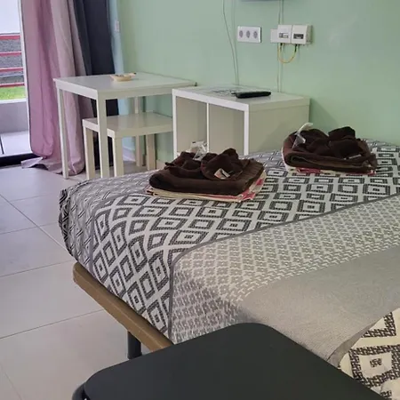 בית נופש Cozy Studio, Wifi Free Pool View