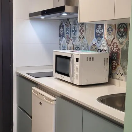 Cozy Studio, Wifi Free Pool View בית נופש